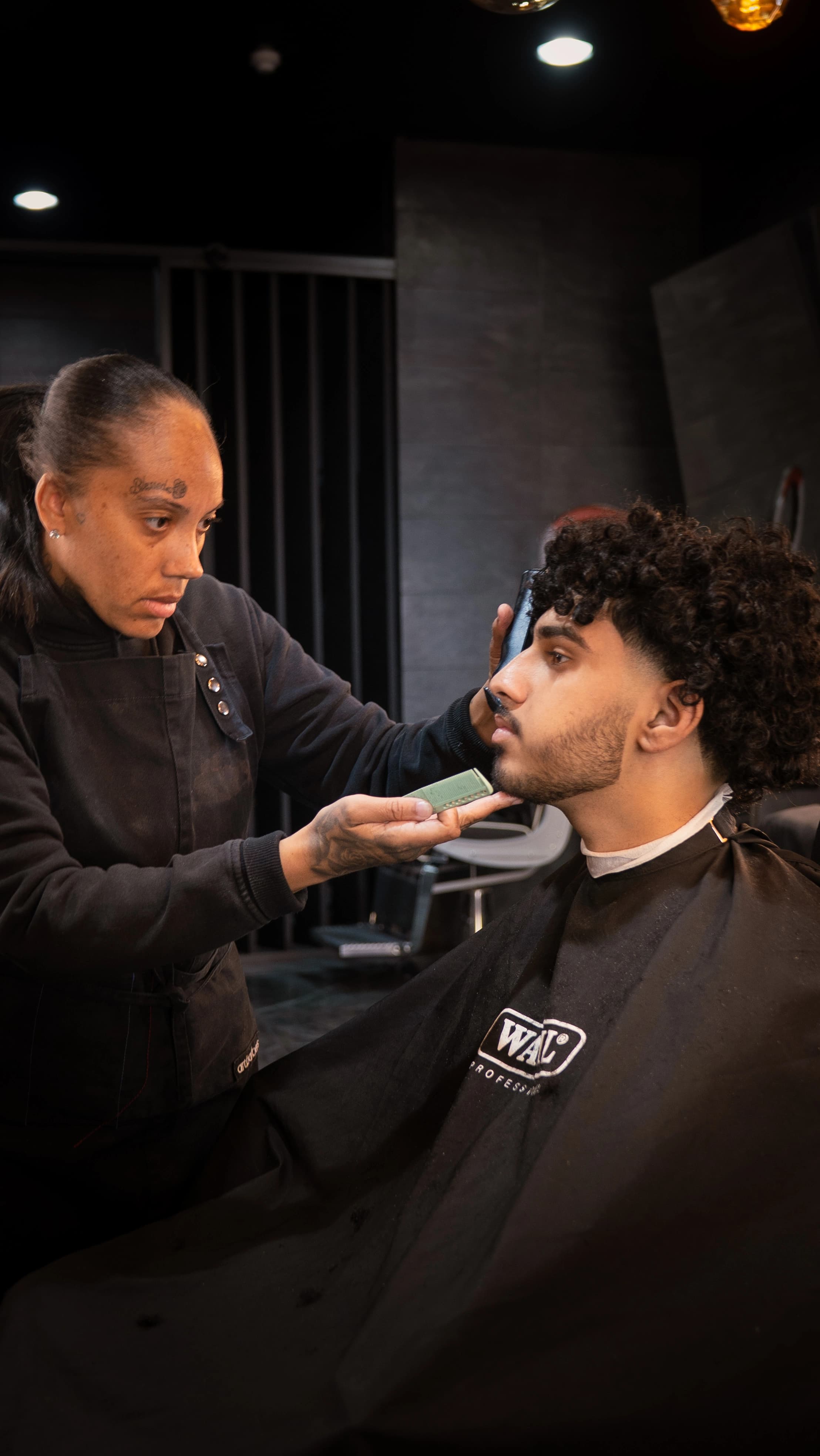 Barber shop mobile 2